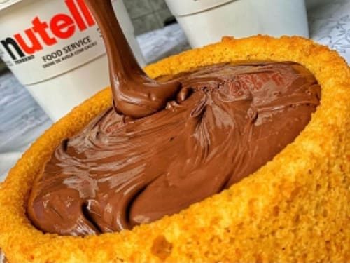 Bolo Piscina de Cenoura com Cobertura de Nutella Ferrero - Dia das Crianças